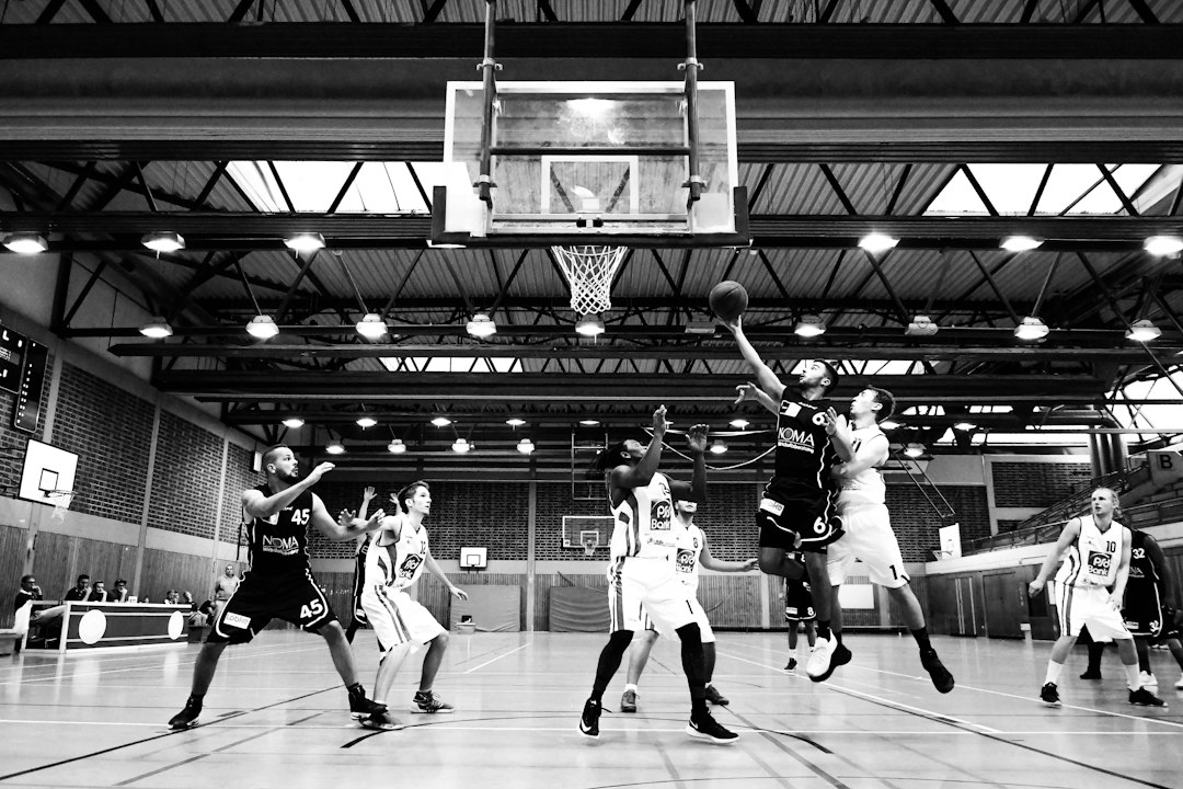 Basketball court scene; illustrative image, not the Liberty-Lynx playoff game