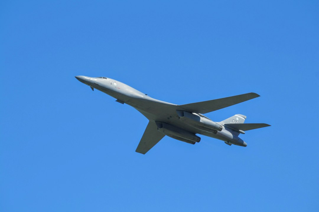 B-1 bomber in flight illustrating the U.S. withdrawal from RAF Fairford