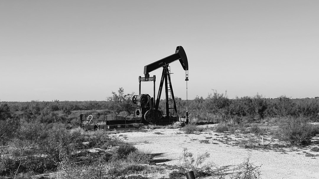 Pump jack illustrating Energy Transfer's Vaquero Midstream acquisition