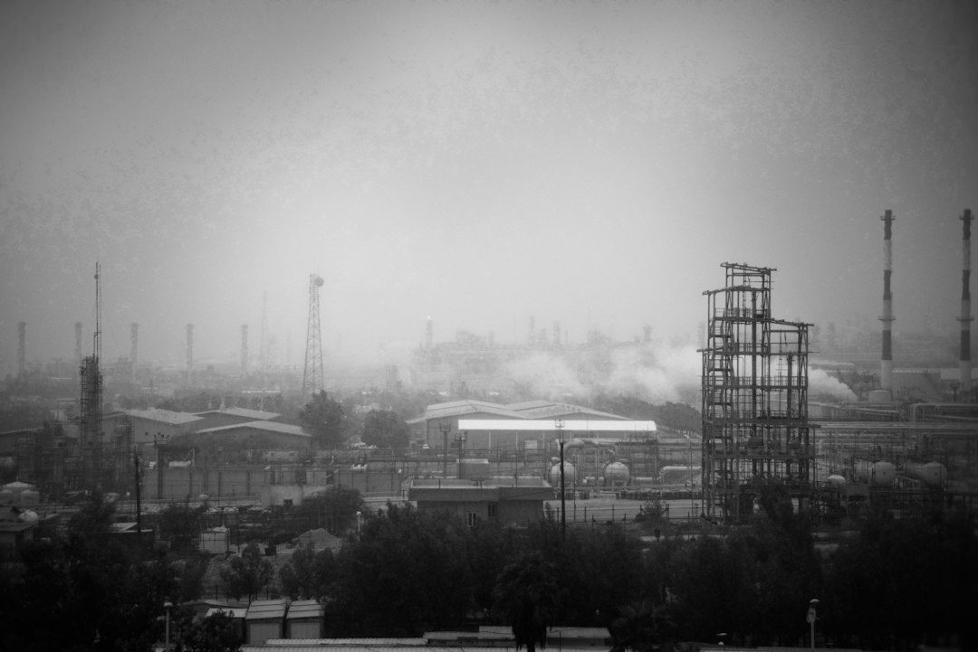 Oil and gas facilities in Assaluyeh, Iran, illustrating the oil minister’s resignation